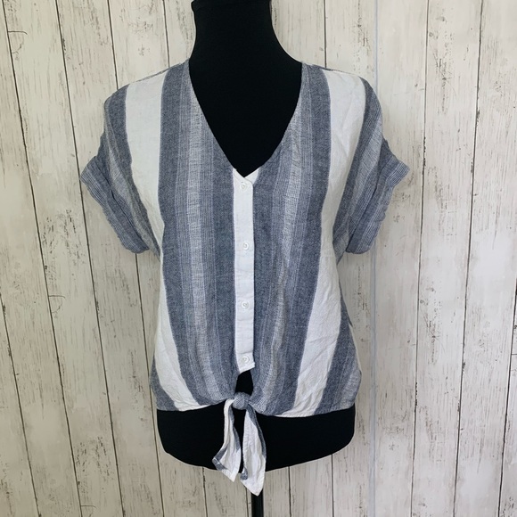 cloth & stone Tops - Cloth & Stone Tie Front Top Medium